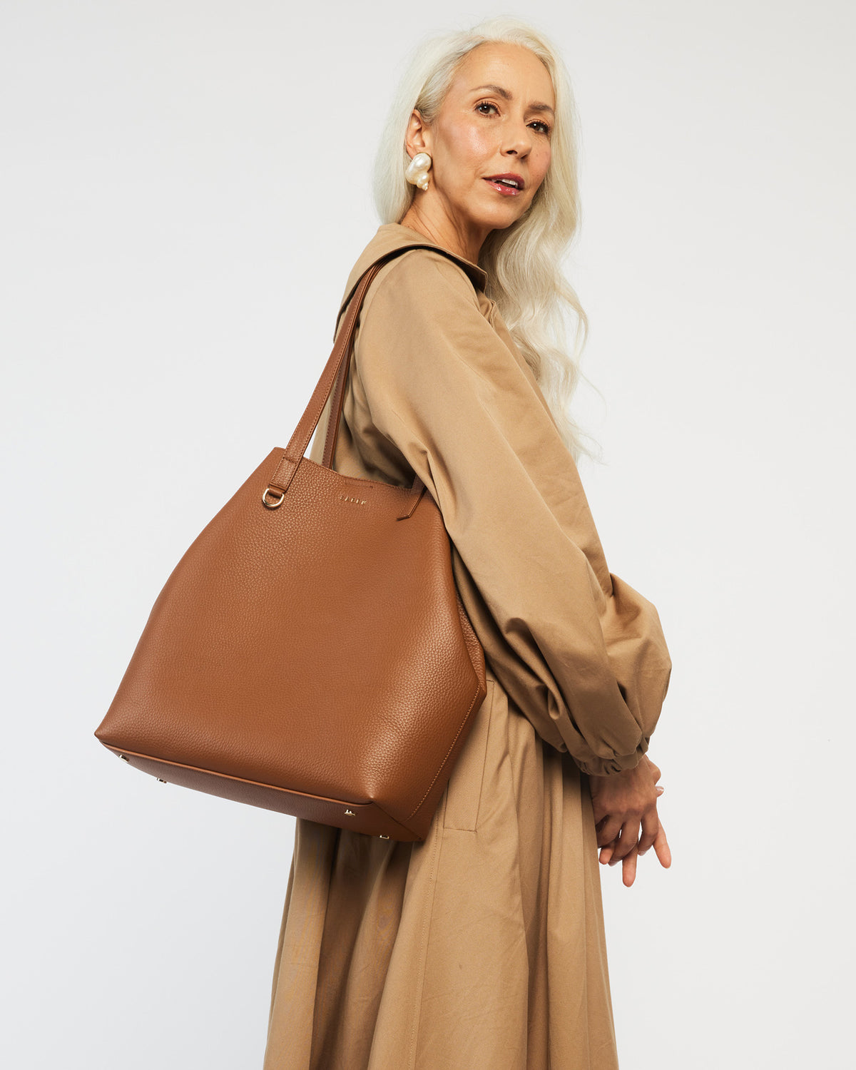 Carter Tote Tan + Tan Chain Print