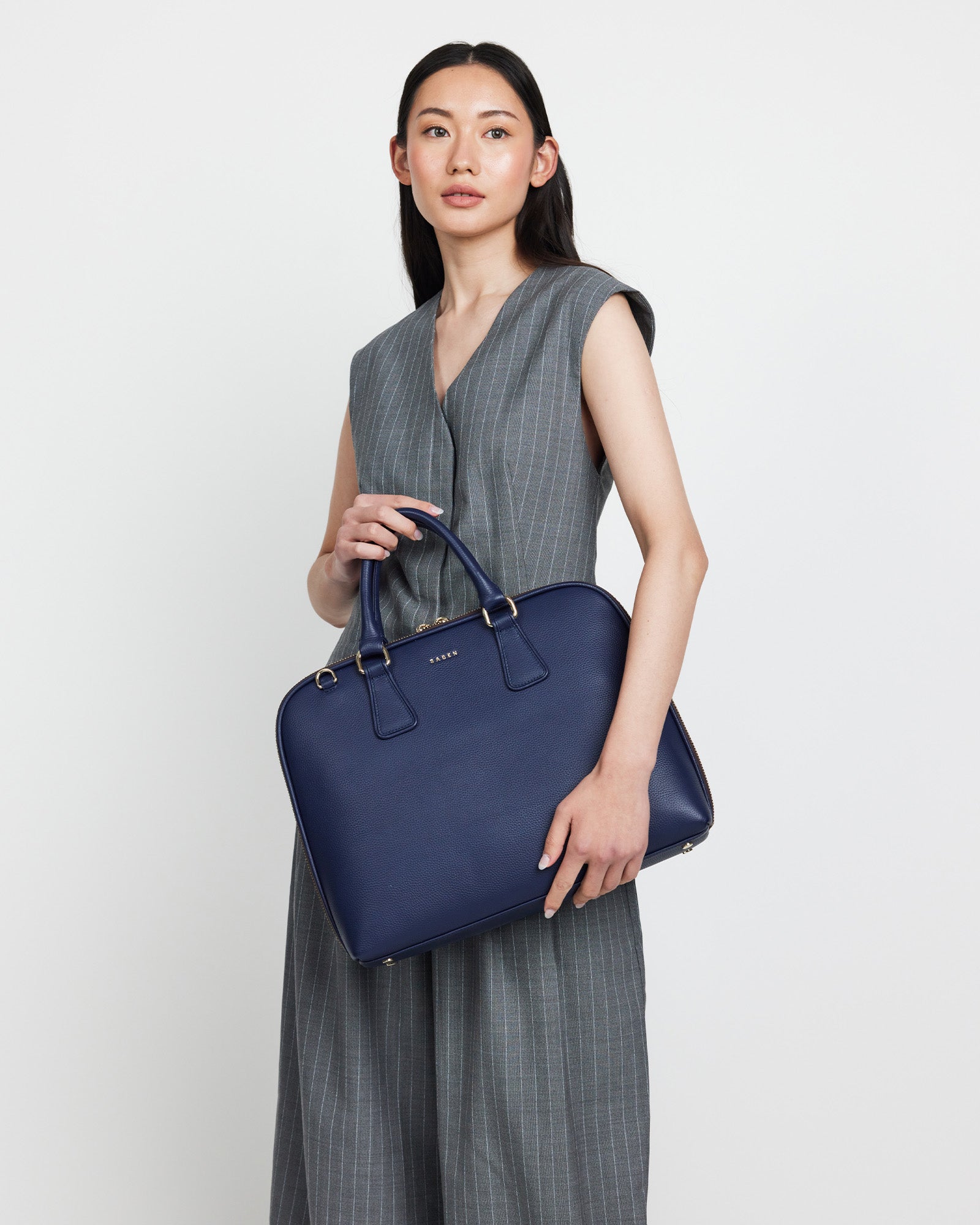 Sylvia universal shop slim laptop bag